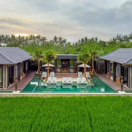 Villa Luna Lotus By Balisuperhost